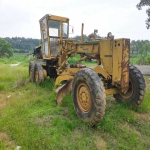 KOMATSU GD623A