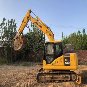 KOMATSU PC130-7